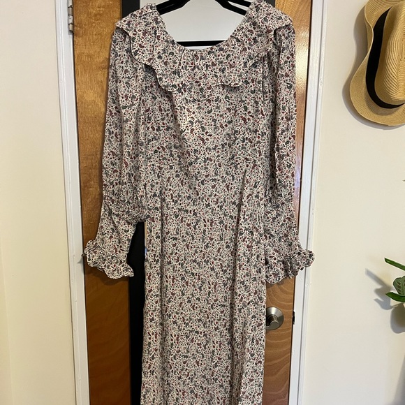 Doen long silk dress - BRAND NEW WITH TAGS - Picture 2 of 2